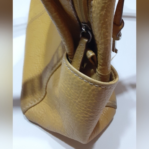 Fossil Yellow Shoulder Purse - Picture 10 of 11